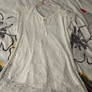 89) Shannon Ford, New York, white lacy, blouse size large